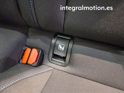 lynk-co-01-1-5-phev-22 Thumbnail