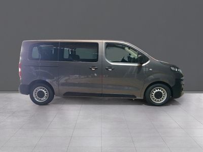 opel-vivaro-combi-1-5-88kw-120cv-m-std-express-14 Thumbnail