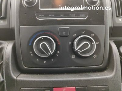 peugeot-boxer-2-2-bluehdi-s-s-165-premium-335-l2h2-4d-9 Thumbnail