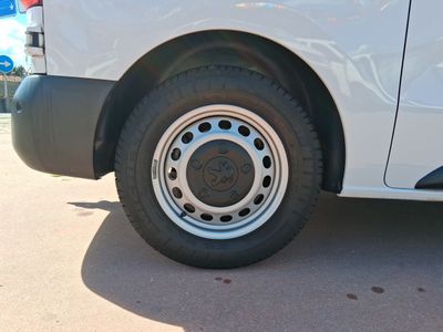 peugeot-expert-standard-l2-2-0-bluehdi-145-eat8-4d-18 Thumbnail
