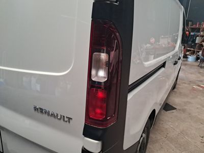 renault-trafic-furg-n-l1h1-blue-dci-96kw-130-cv-cua-16 Thumbnail