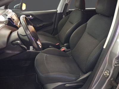 peugeot-208-1-2-s-s-signature-82-5 Thumbnail