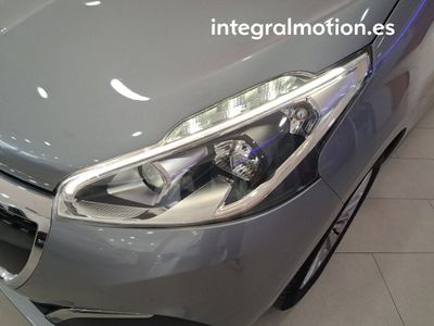 peugeot-208-1-2-s-s-signature-82-26 Thumbnail
