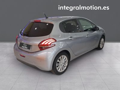peugeot-208-1-2-s-s-signature-82-4 Thumbnail