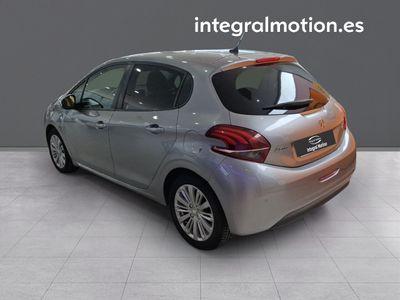 peugeot-208-1-2-s-s-signature-82-3 Thumbnail