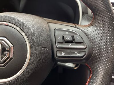 mg-zs-1-5-luxury-12 Thumbnail