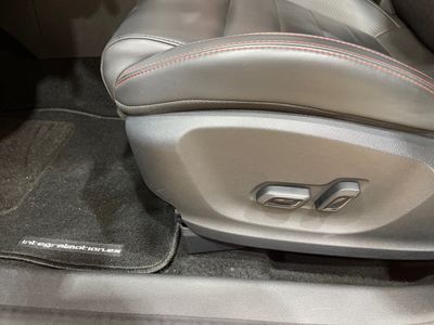 mg-zs-1-5-luxury-33 Thumbnail