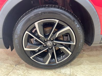 mg-zs-1-5-luxury-28 Thumbnail