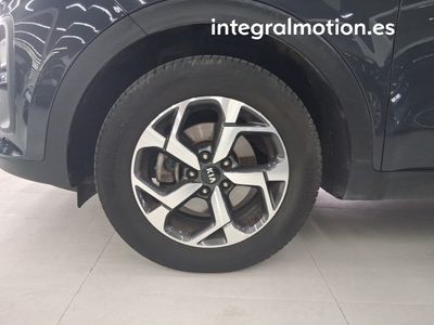 kia-sportage-1-6-mhev-drive-100kw-136cv-4x2-27 Thumbnail
