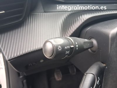 peugeot-2008-active-12 Thumbnail