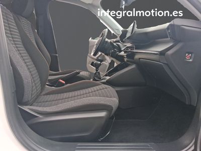 peugeot-2008-active-7 Thumbnail