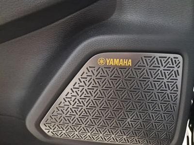 mitsubishi-outlander-phev-kaiteki-4wd-31 Thumbnail