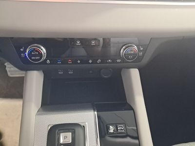 mitsubishi-outlander-phev-kaiteki-4wd-16 Thumbnail