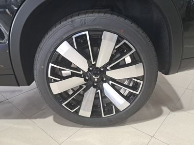 mitsubishi-outlander-phev-kaiteki-4wd-28 Thumbnail