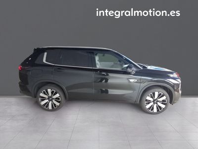 mitsubishi-outlander-phev-kaiteki-4wd-25 Thumbnail