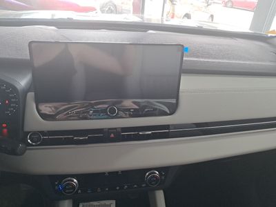 mitsubishi-outlander-phev-kaiteki-4wd-14 Thumbnail