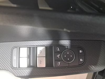 mitsubishi-outlander-phev-kaiteki-4wd-32 Thumbnail