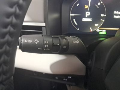 mitsubishi-outlander-phev-kaiteki-4wd-13 Thumbnail