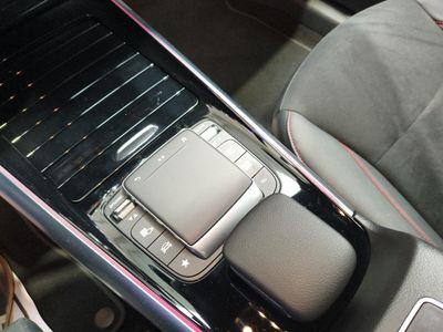 mercedes-gla-gla-200-d-17 Thumbnail