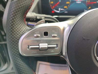 mercedes-gla-gla-200-d-11 Thumbnail