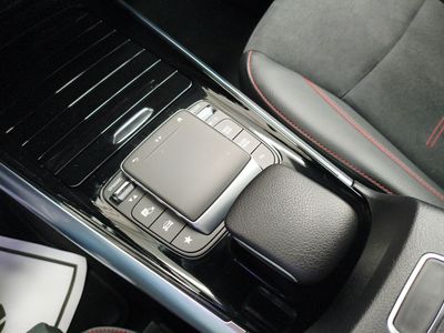 mercedes-gla-gla-200-d-17 Thumbnail