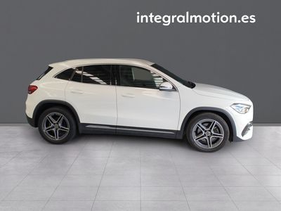 mercedes-gla-gla-200-d-25 Thumbnail