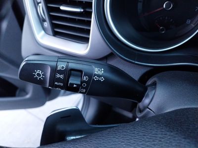 kia-ceed-1-0-mhev-88kw-120cv-drive-dct-13 Thumbnail