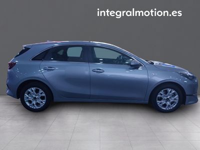 kia-ceed-1-0-mhev-88kw-120cv-drive-dct-25 Thumbnail