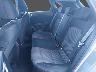 kia-ceed-1-0-mhev-88kw-120cv-drive-dct-9 Thumbnail