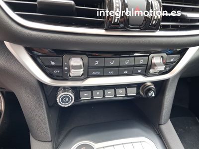 foton-tunland-g7-4wd-8at-16 Thumbnail