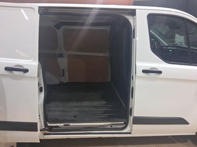 ford-transit-custom-2-0-tdci-mild-hybrid-300-l2-limited-14 Thumbnail