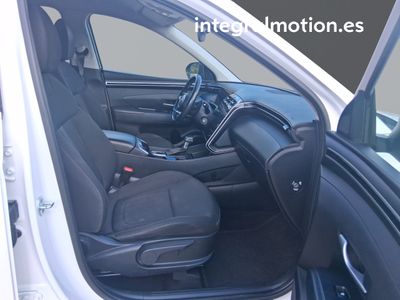 hyundai-tucson-1-6-crdi-100kw-136cv-48v-maxx-dct-8 Thumbnail