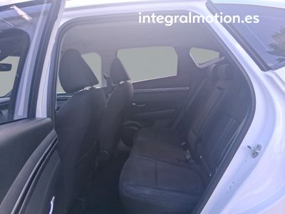 hyundai-tucson-1-6-crdi-100kw-136cv-48v-maxx-dct-4x4-8 Thumbnail