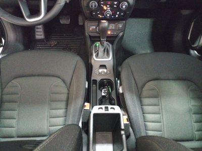 jeep-renegade-4xe-north-star-1-3-phev-240hp-at-eawd-21 Thumbnail