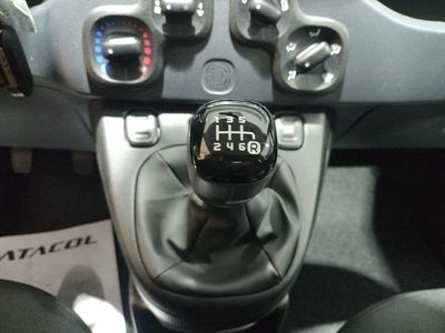 fiat-panda-panda-1-0-hybrid-51kw-70cv-17 Thumbnail