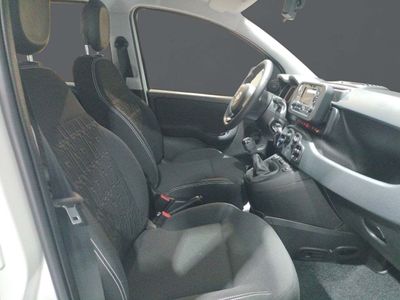fiat-panda-panda-1-0-hybrid-51kw-70cv-8 Thumbnail