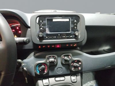 fiat-panda-panda-1-0-hybrid-51kw-70cv-14 Thumbnail