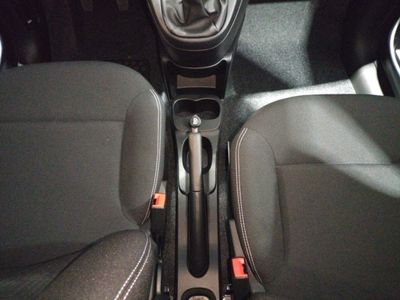 fiat-panda-panda-1-0-hybrid-51kw-70cv-21 Thumbnail