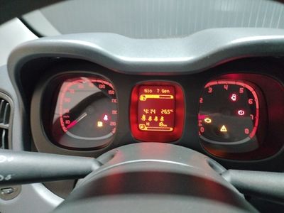fiat-panda-panda-1-0-hybrid-51kw-70cv-7 Thumbnail