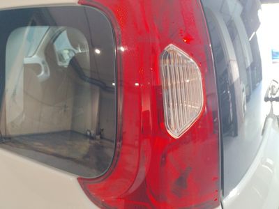 fiat-panda-panda-1-0-hybrid-51kw-70cv-27 Thumbnail