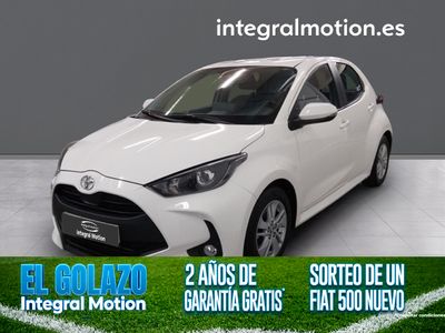 toyota-yaris-1-5-120h-business-plus-0