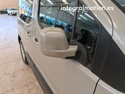 peugeot-partner-active-nav-standard-bluehdi-73kw-monovolumen-compacto-30 Thumbnail