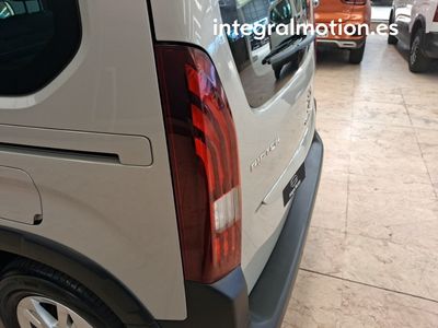 peugeot-partner-active-nav-standard-bluehdi-73kw-monovolumen-compacto-27 Thumbnail