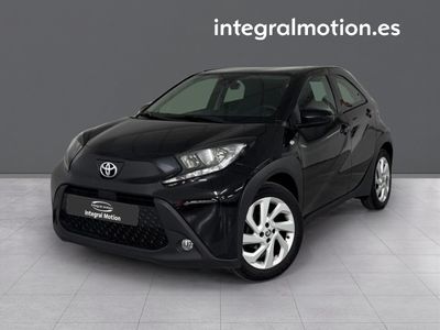 toyota-aygo-x-cross-1-0-vvt-i-72cv-play-0