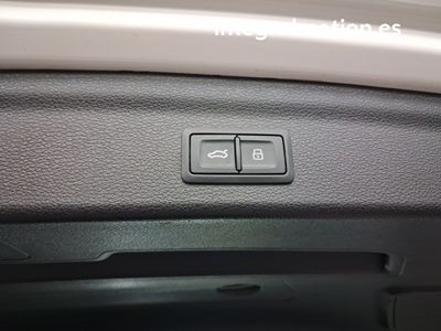 audi-q3-40-tdi-140kw-s-tronic-quattro-s-line-32 Thumbnail