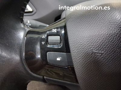 peugeot-308-5p-style-bluehdi-130-s-s-11 Thumbnail