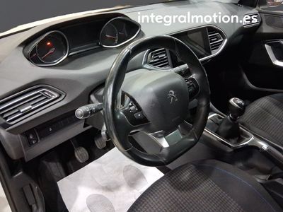 peugeot-308-5p-style-bluehdi-130-s-s-7 Thumbnail