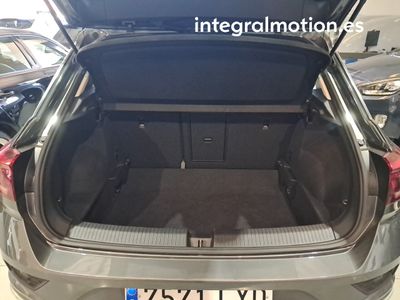 volkswagen-t-roc-advance-r-line-2-0-tdi-85kw-115cv-29 Thumbnail