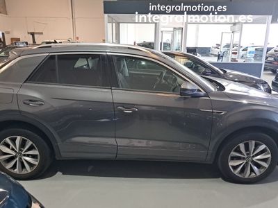 volkswagen-t-roc-advance-r-line-2-0-tdi-85kw-115cv-25 Thumbnail