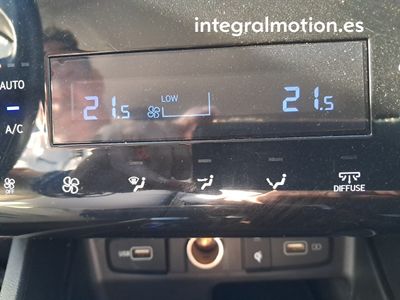 hyundai-tucson-1-6-crdi-100kw-136cv-48v-maxx-dct-16 Thumbnail